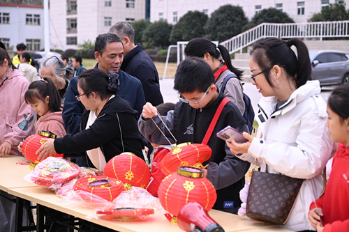 ����ͻ��(�й�)���޹�˾����