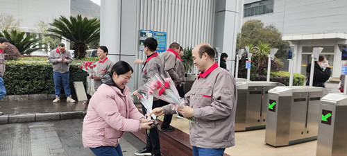 ����ͻ��(�й�)���޹�˾����